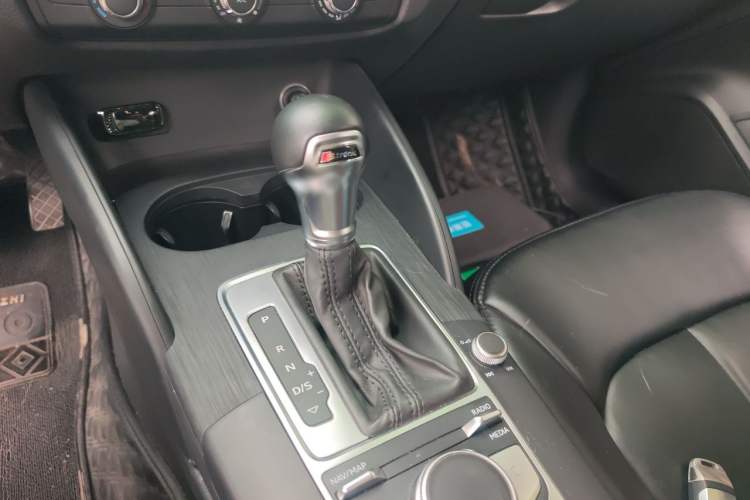 Used Audi A3 2020 Restyled Limousine 35 TFSI Ambition Version China VI Gear Lever