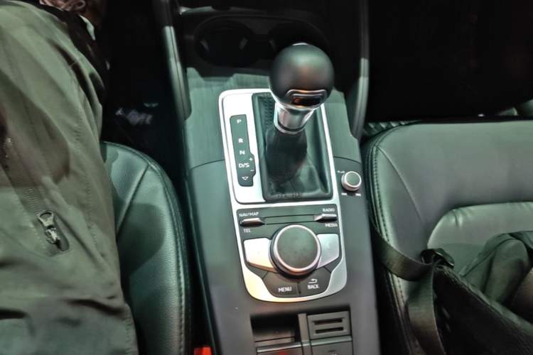 Used Audi A3 2020 Sportback 35 TFSI Ambition China VI Gear Lever