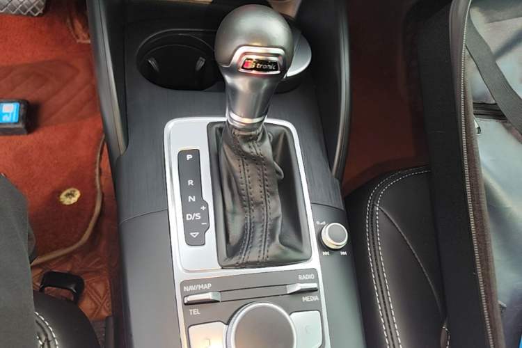 Used Audi A3 2020 Restyled Sportback 35 TFSI Entry-Level China VI Emission Standard Gear Lever