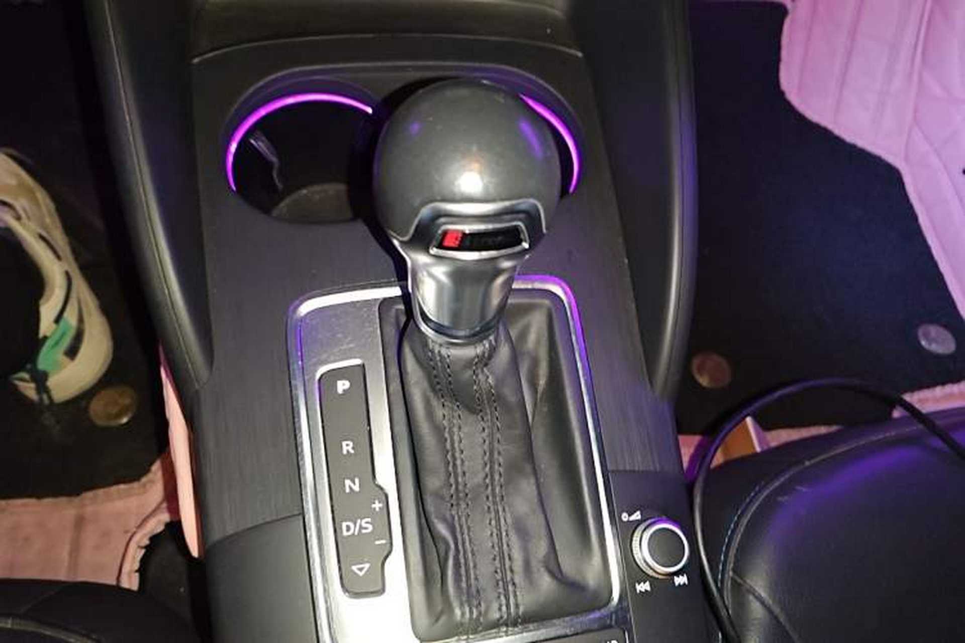 Used Audi A3 2020 Sportback 35 TFSI Fashion Edition China VI Emission Standard Gear Lever