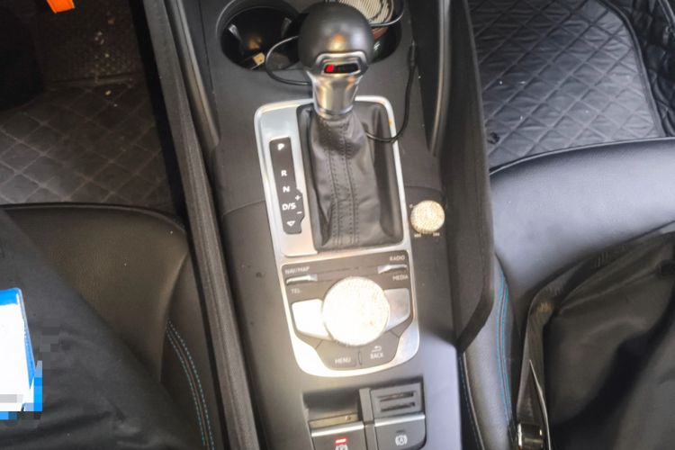 Used Audi A3 2020 Limousine 35 TFSI Fashion Edition China V Emission Standard Gear Lever