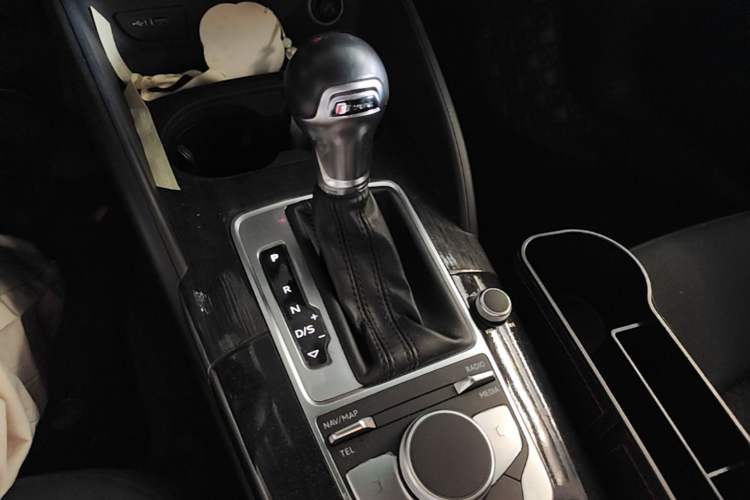 Used Audi A3 2020 Sportback 35 TFSI Ambition China VI Gear Lever