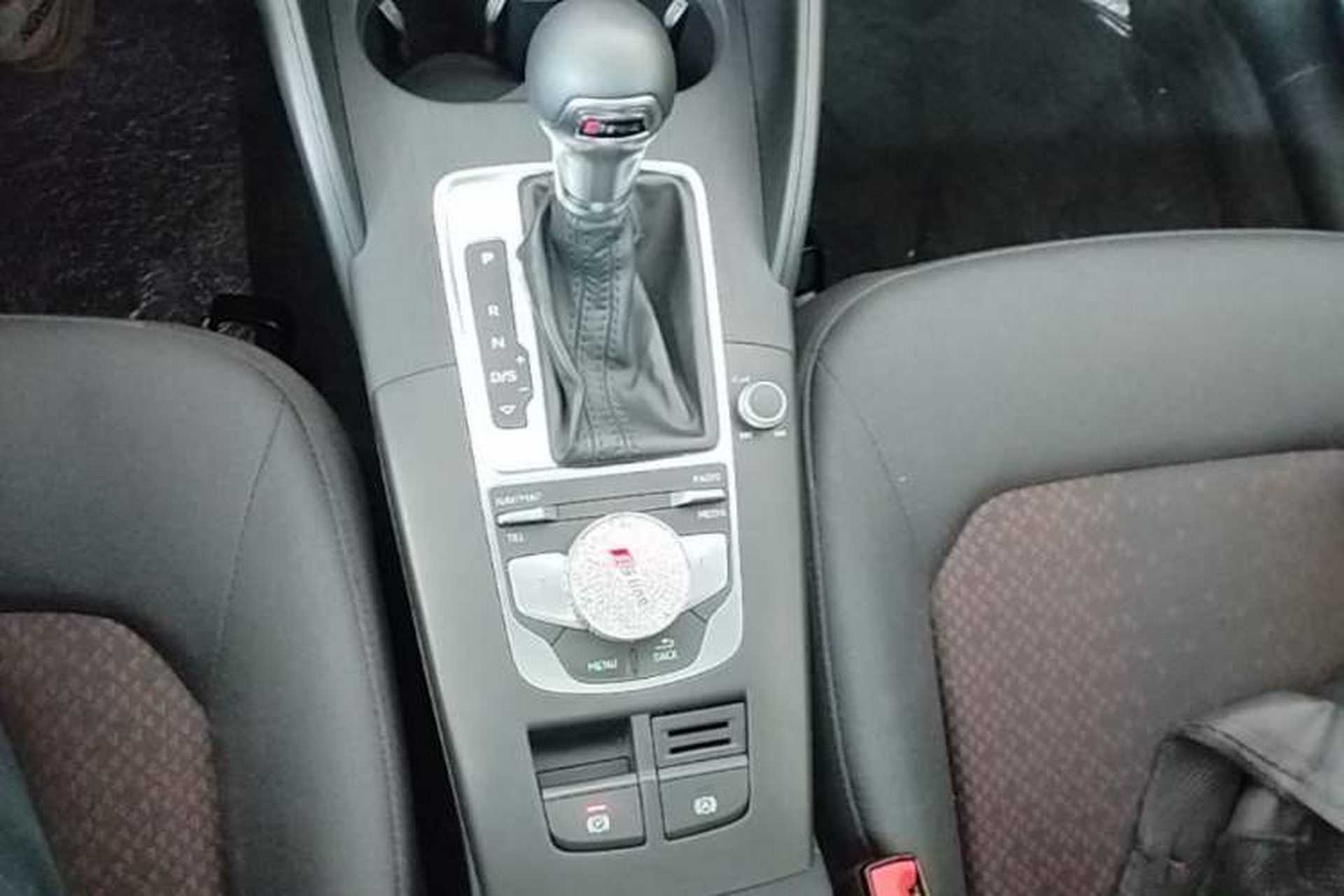Used Audi A3 2020 Restyled Limousine 35 TFSI Ambition Version China VI Gear Lever