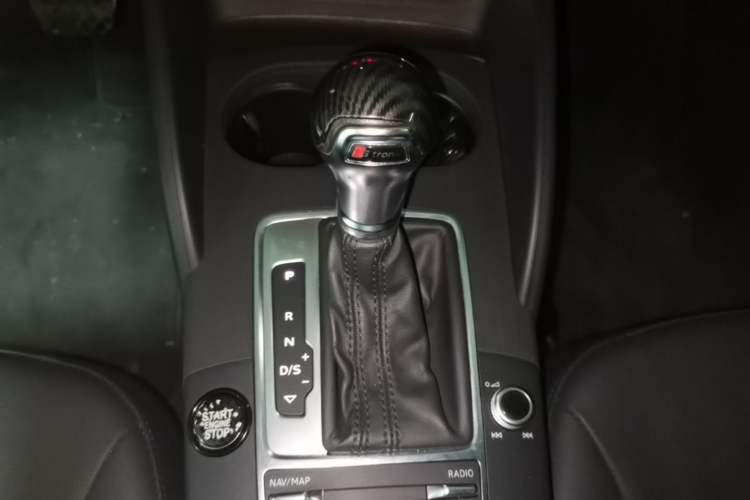 Used Audi A3 2020 Limousine 35 TFSI Fashion Edition China VI Emission Standard Gear Lever