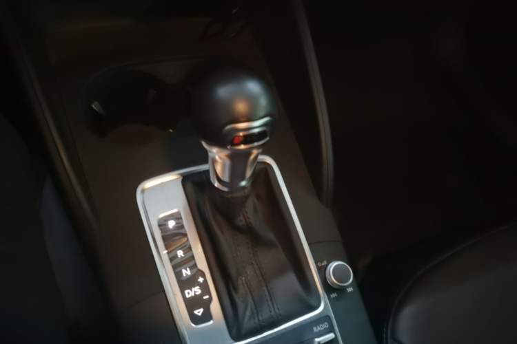 Used Audi A3 2020 Sportback 35 TFSI Fashion Edition China VI Emission Standard Gear Lever