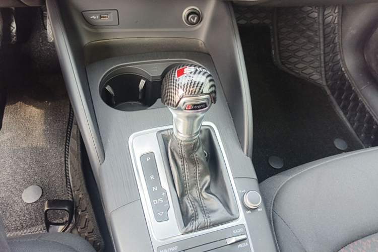 Used Audi A3 2020 Restyled Limousine 35 TFSI Ambition Version China VI Gear Lever