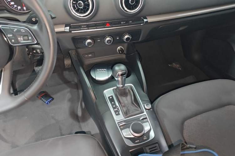 Used Audi A3 2020 Restyled Limousine 35 TFSI Ambition Version China VI Gear Lever