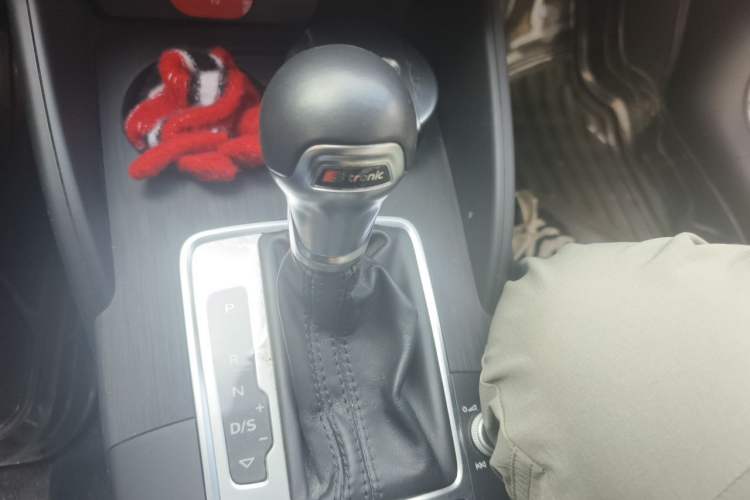 Used Audi A3 2020 Limousine 35 TFSI Fashion Edition China VI Emission Standard Gear Lever