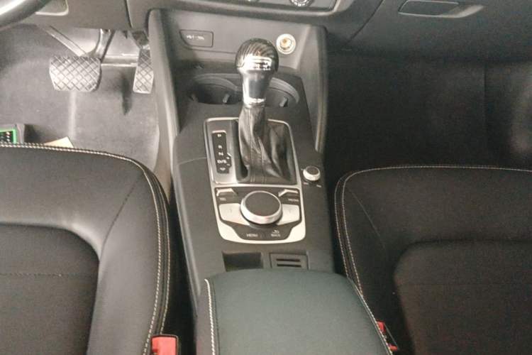 Used Audi A3 2020 Sportback 35 TFSI Ambition China VI Gear Lever