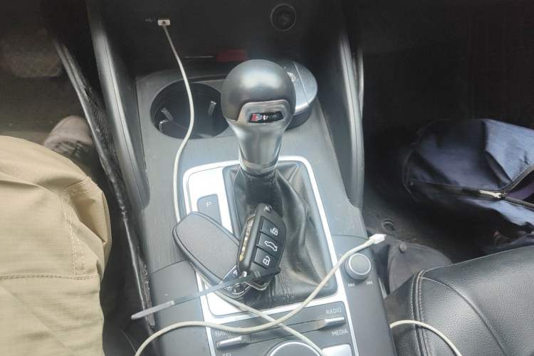 Used Audi A3 2020 Sportback 35 TFSI Ambition China VI Gear Lever