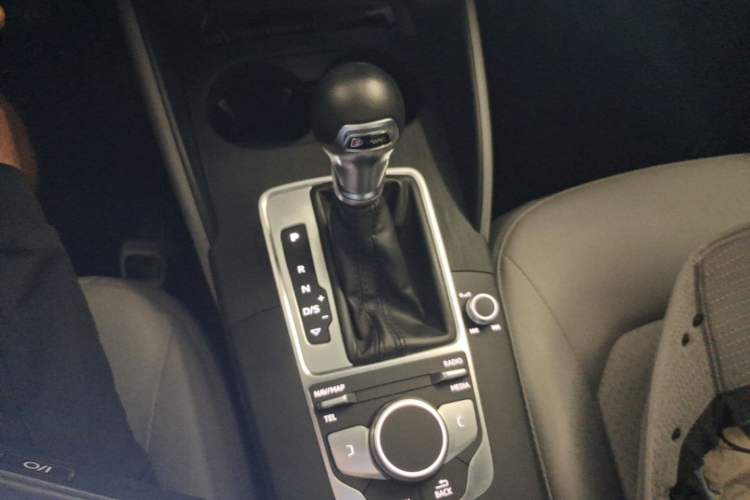 Used Audi A3 2020 Limousine 35 TFSI Ambition China VI Gear Lever