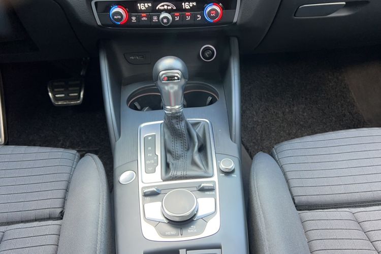 Used Audi A3 2020 Limousine 35 TFSI Sporty Version China VI Gear Lever