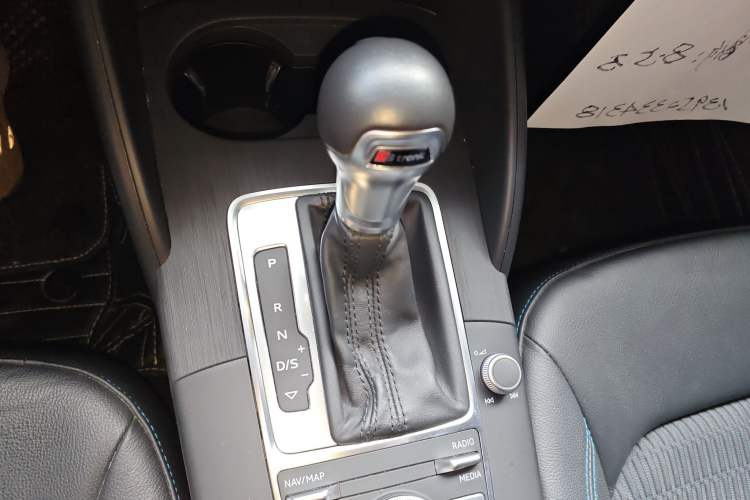 Used Audi A3 2020 Sportback 35 TFSI Fashion Edition China VI Emission Standard Gear Lever