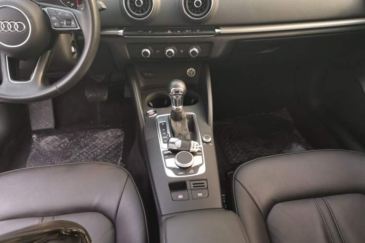 Used Audi A3 2020 Restyled Limousine 35 TFSI Ambition Version China VI Gear Lever