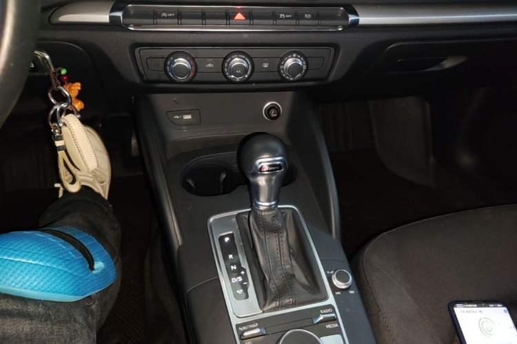 Used Audi A3 2020 Sportback 35 TFSI Ambition China VI Gear Lever