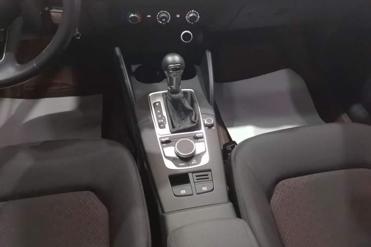 Used Audi A3 2020 Restyled Limousine 35 TFSI Ambition Version China VI Gear Lever