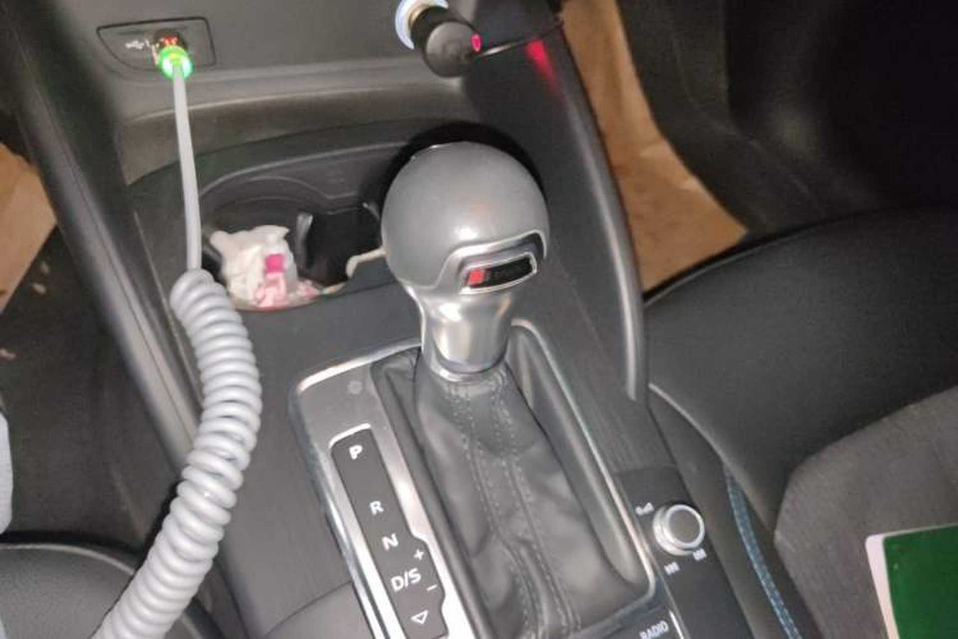 Used Audi A3 2020 Limousine 35 TFSI Fashion Edition China VI Emission Standard Gear Lever