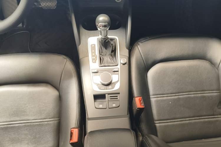 Used Audi A3 2020 Limousine 35 TFSI Ambition China VI Gear Lever