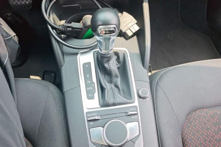 Used Audi A3 2020 Restyled Limousine 35 TFSI Ambition Version China VI Gear Lever