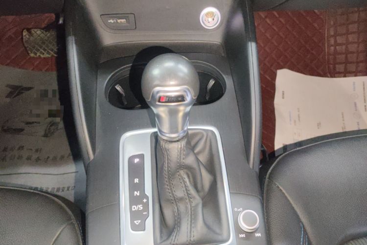 Used Audi A3 2020 Limousine 35 TFSI Fashion Edition China VI Emission Standard Gear Lever