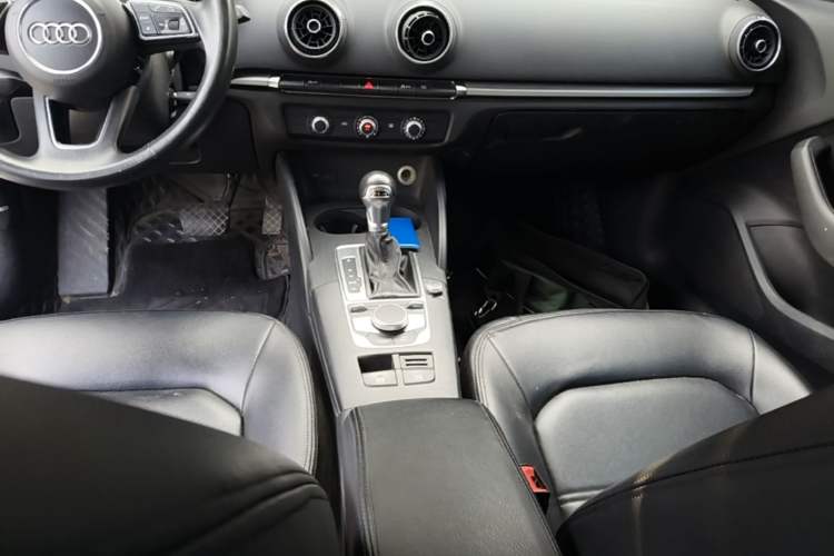 Used Audi A3 2020 Limousine 35 TFSI Ambition China VI Gear Lever
