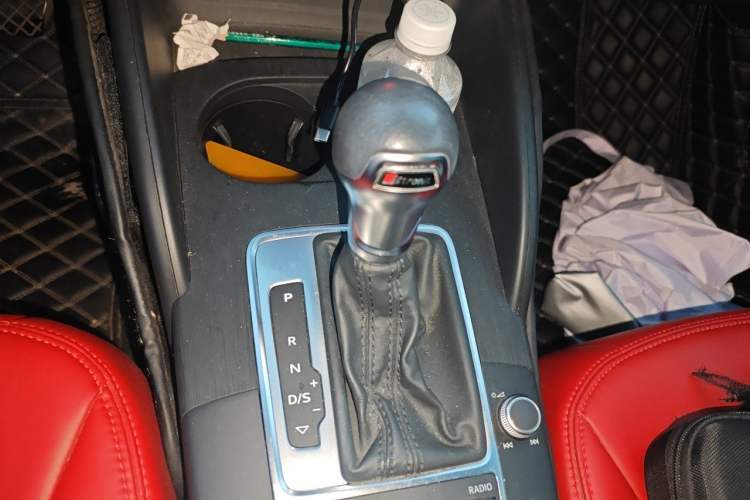 Used Audi A3 2020 Restyled Sportback 35 TFSI Entry-Level China VI Emission Standard Gear Lever