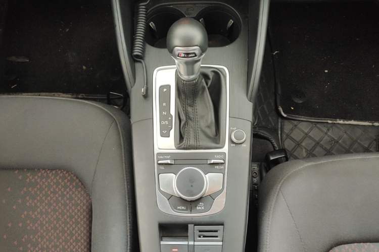 Used Audi A3 2020 Restyled Sportback 35 TFSI Entry-Level China VI Emission Standard Gear Lever