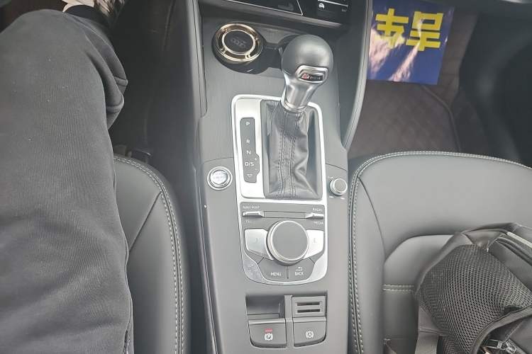 Used Audi A3 2020 Sportback 35 TFSI Ambition China VI Gear Lever