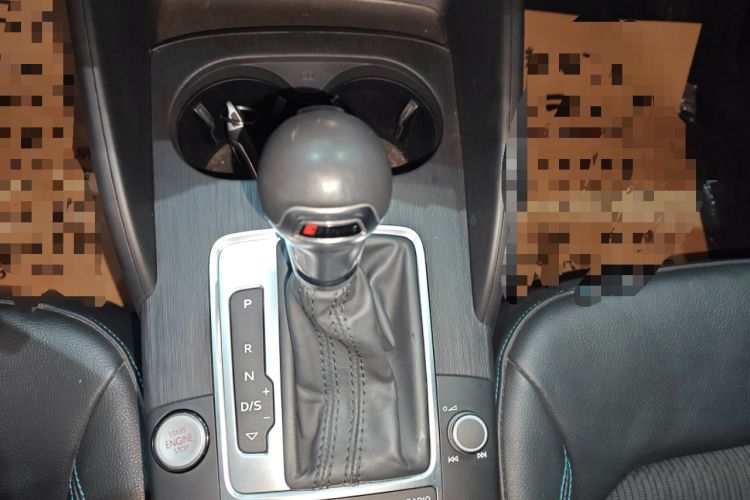 Used Audi A3 2020 Limousine 35 TFSI Fashion Edition China VI Emission Standard Gear Lever