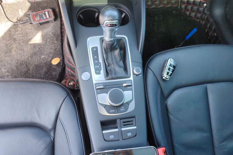 Used Audi A3 2020 Sportback 35 TFSI Style Edition China VI Emission Standard Gear Lever