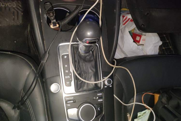 Used Audi A3 2020 Limousine 35 TFSI Style Edition China VI Emission Standard Gear Lever