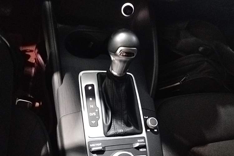 Used Audi A3 2020 Restyled Limousine 35 TFSI Ambition Version China VI Gear Lever