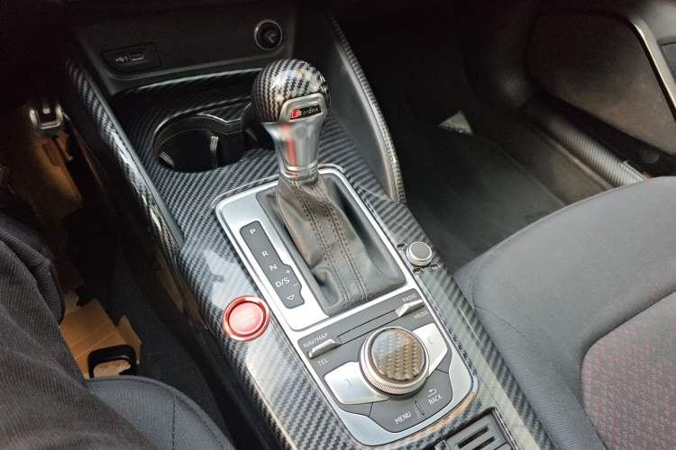 Used Audi A3 2020 Restyled Sportback 35 TFSI Entry-Level China VI Emission Standard Gear Lever