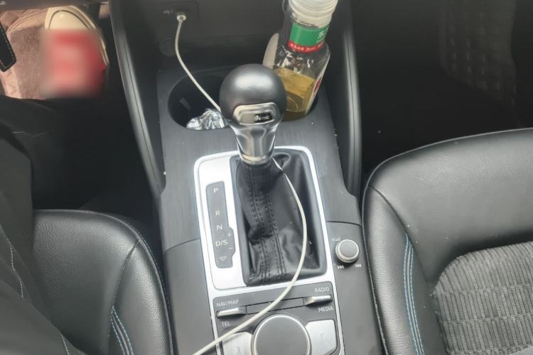 Used Audi A3 2020 Sportback 35 TFSI Fashion Edition China VI Emission Standard Gear Lever