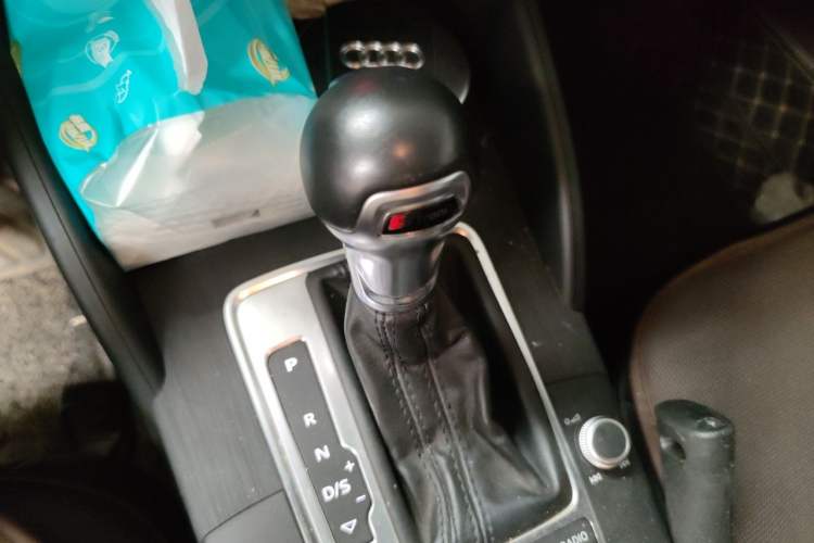 Used Audi A3 2020 Sportback 35 TFSI Ambition China VI Gear Lever