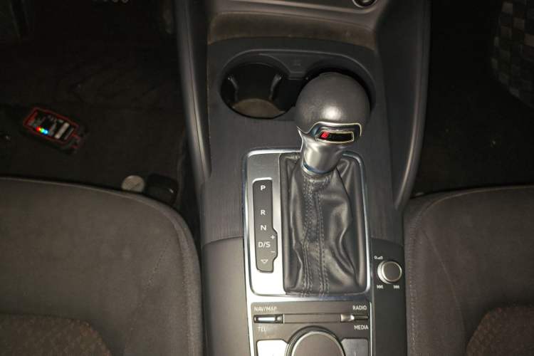 Used Audi A3 2020 Restyled Sportback 35 TFSI Entry-Level China VI Emission Standard Gear Lever