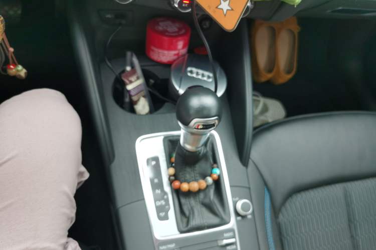 Used Audi A3 2020 Sportback 35 TFSI Fashion Edition China VI Emission Standard Gear Lever