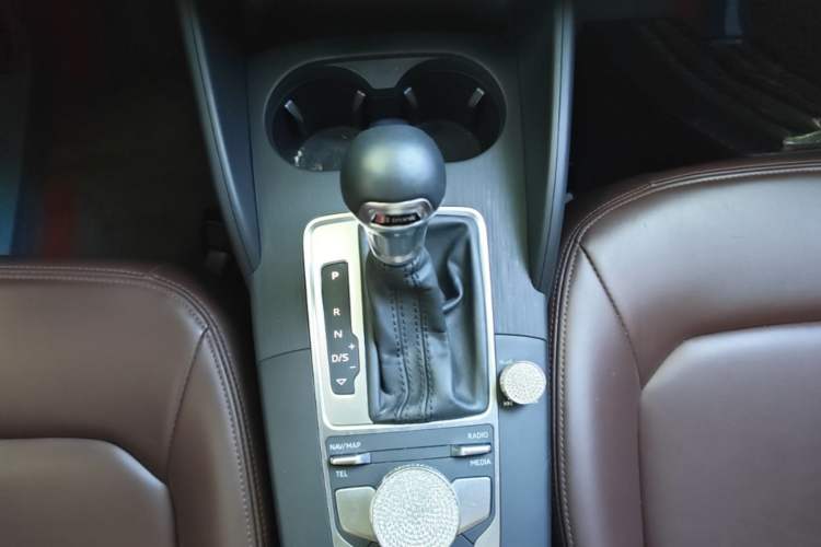 Used Audi A3 2020 Restyled Limousine 35 TFSI Ambition Version China VI Gear Lever