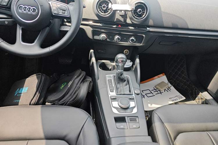 Used Audi A3 2020 Restyled Limousine 35 TFSI Ambition Version China VI Gear Lever
