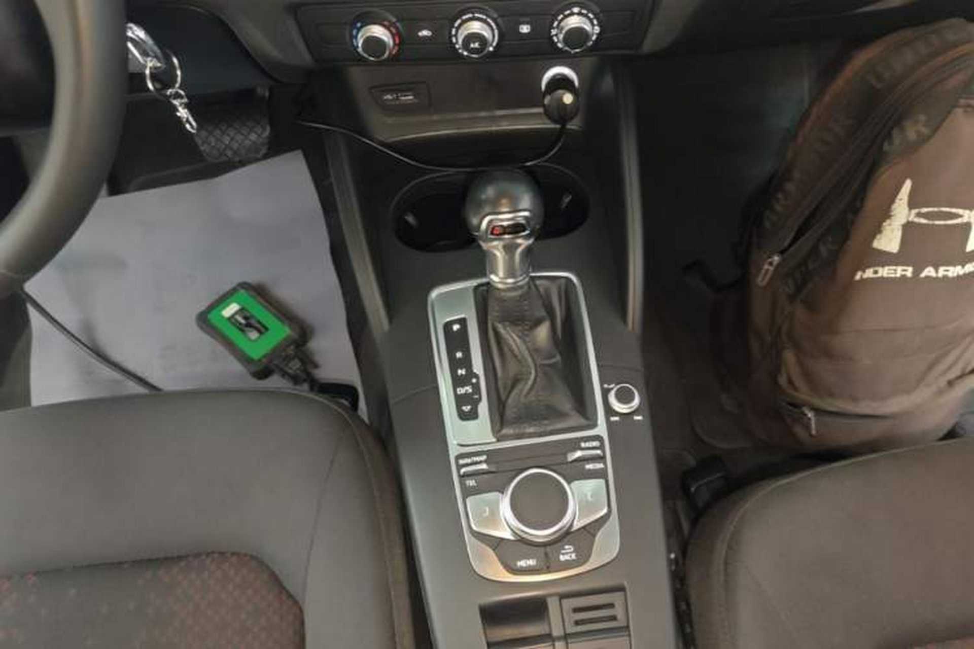 Used Audi A3 2020 Restyled Sportback 35 TFSI Entry-Level China VI Emission Standard Gear Lever