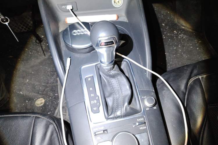 Used Audi A3 2020 Sportback 35 TFSI Fashion Edition China VI Emission Standard Gear Lever