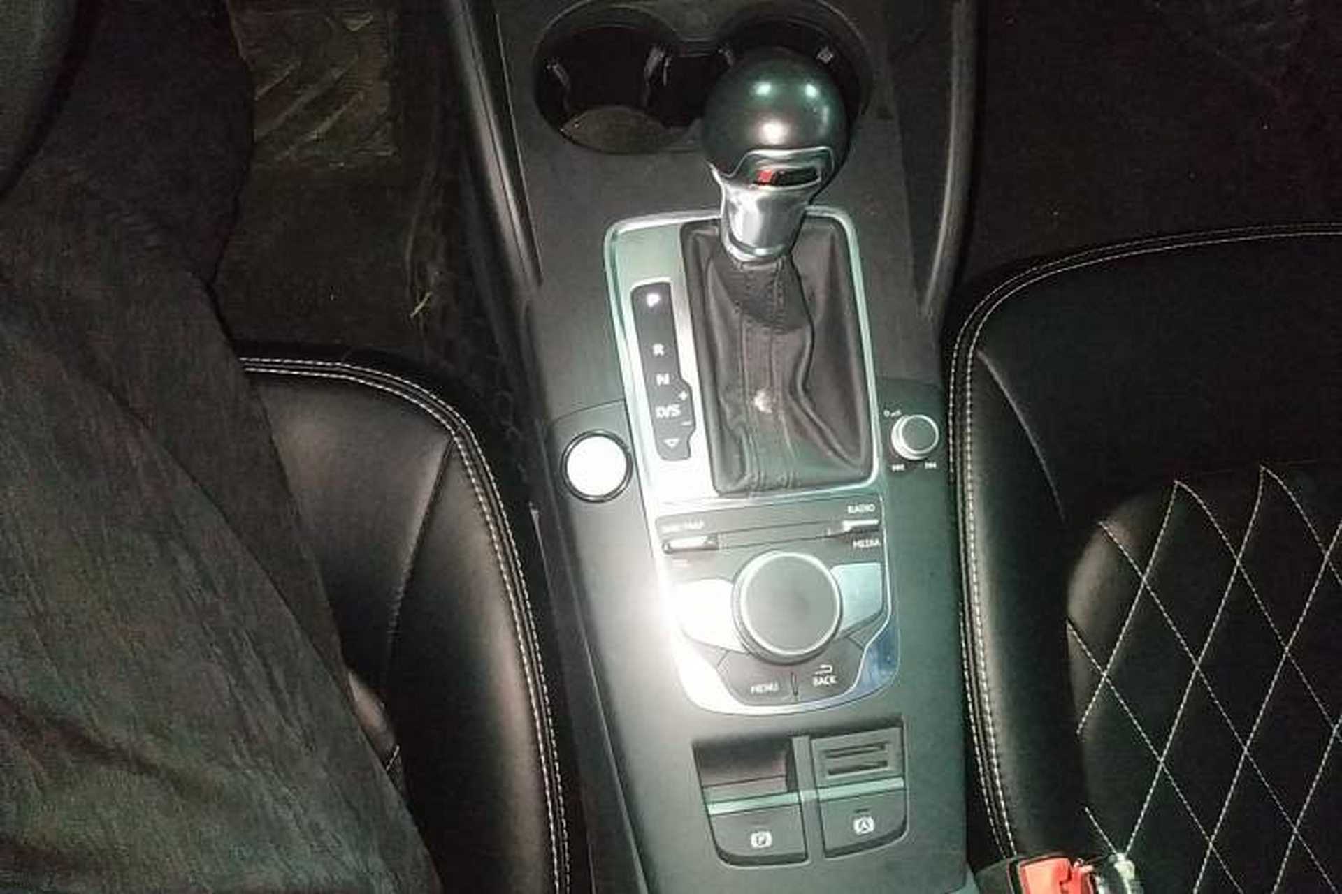 Used Audi A3 2020 Restyled Sportback 35 TFSI Entry-Level China VI Emission Standard Gear Lever