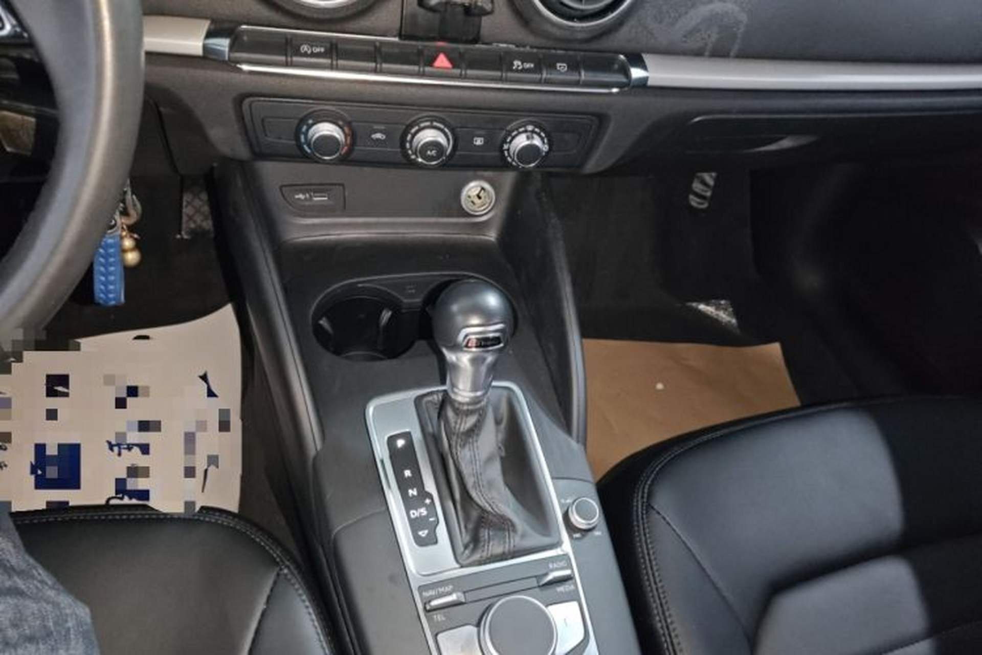 Used Audi A3 2020 Restyled Sportback 35 TFSI Entry-Level China VI Emission Standard Gear Lever