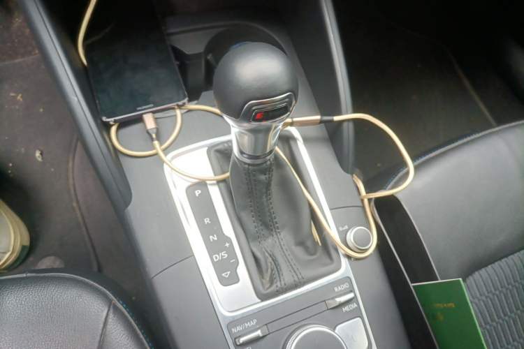 Used Audi A3 2020 Sportback 35 TFSI Fashion Edition China VI Emission Standard Gear Lever