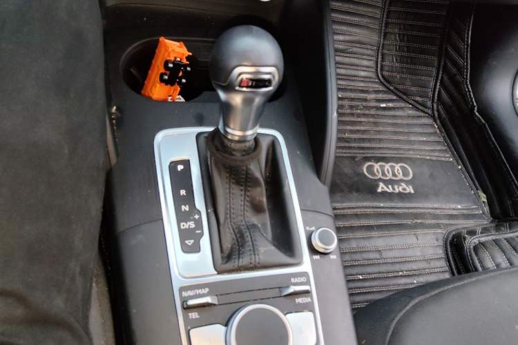 Used Audi A3 2020 Sportback 35 TFSI Ambition China VI Gear Lever
