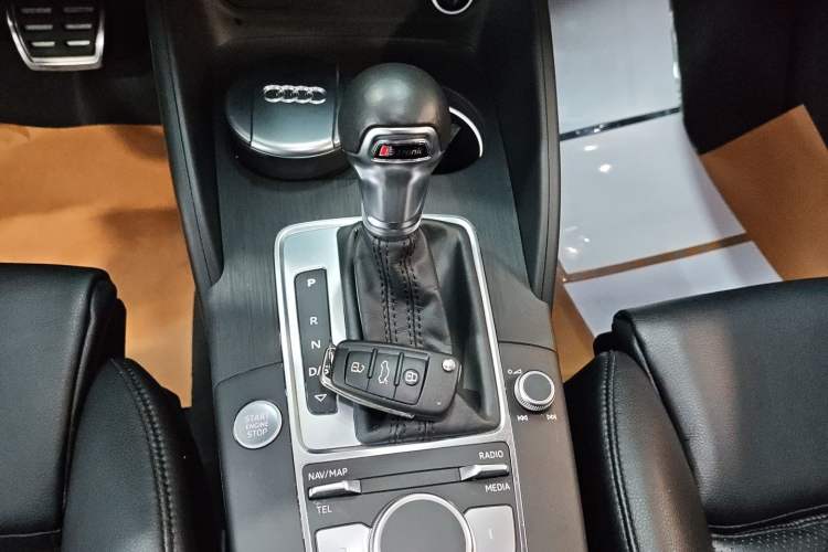 Used Audi A3 2020 Limousine 35 TFSI Sporty Version China VI Gear Lever