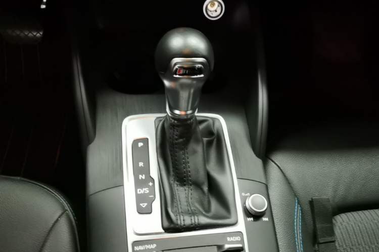 Used Audi A3 2020 Sportback 35 TFSI Fashion Edition China VI Emission Standard Gear Lever