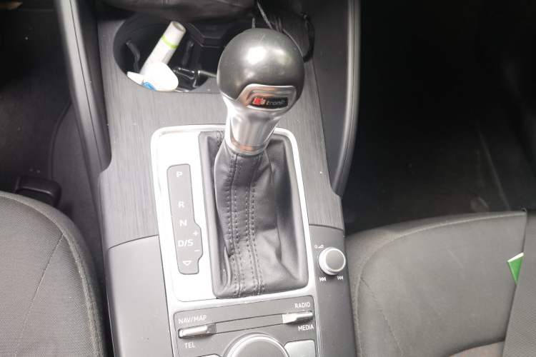 Used Audi A3 2020 Sportback 35 TFSI Ambition China VI Gear Lever