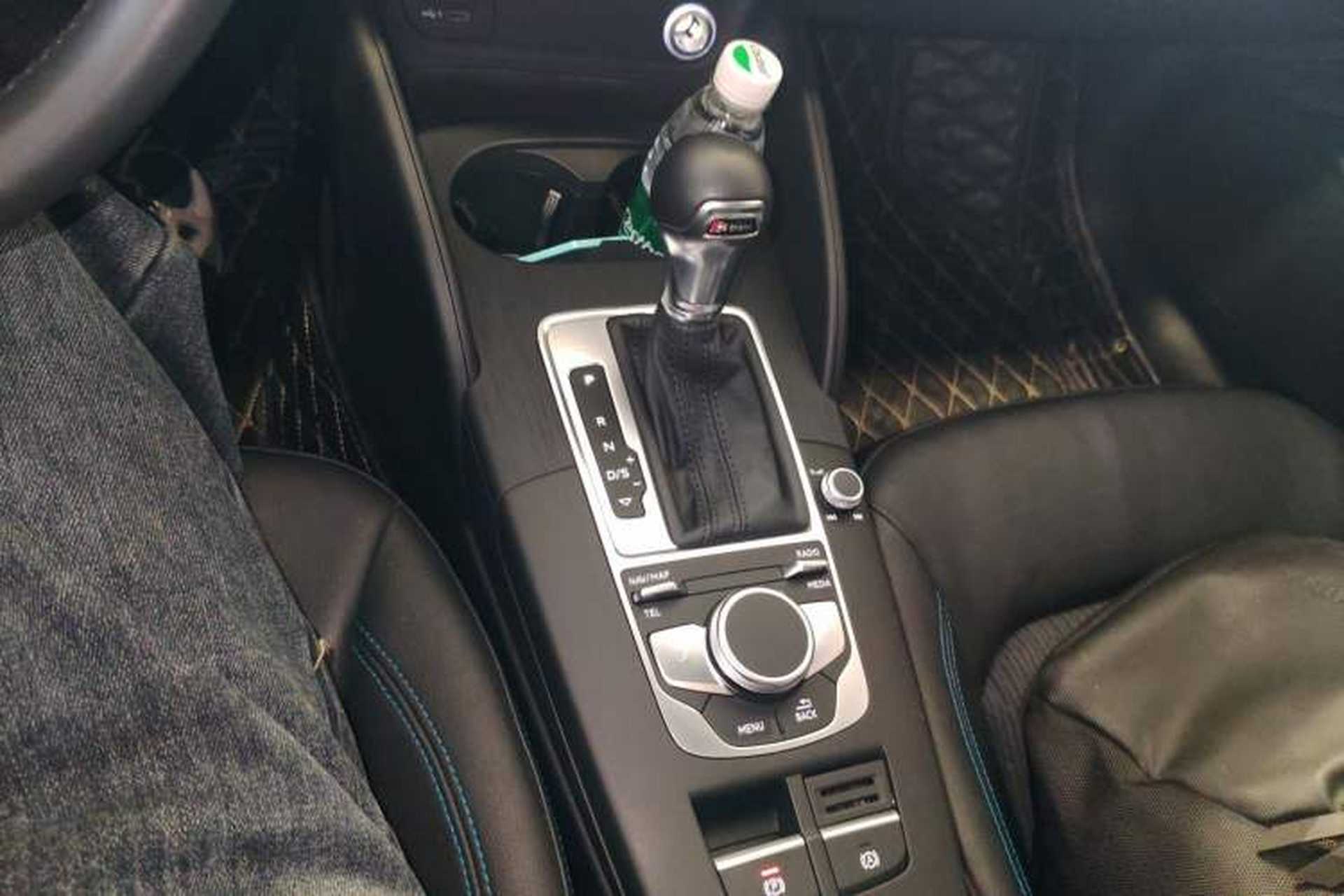 Used Audi A3 2020 Sportback 35 TFSI Fashion Edition China VI Emission Standard Gear Lever