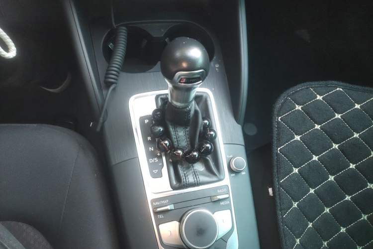 Used Audi A3 2020 Restyled Sportback 35 TFSI Entry-Level China VI Emission Standard Gear Lever